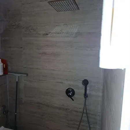 Peleus- 2 Apartamento Tirana